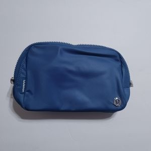 Lululemon belt bag 2L pitch blue